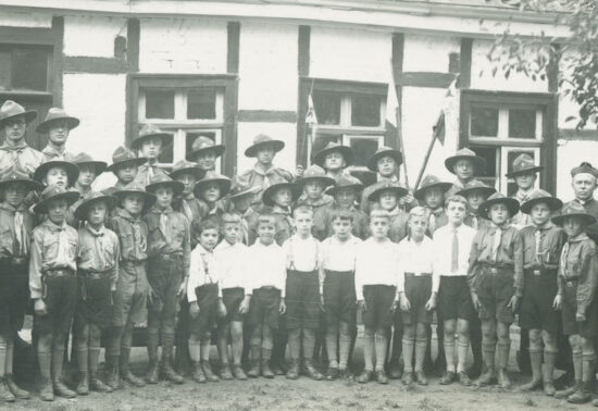 Ein Gruppenphoto der Eupener Pfadfindereinheit St. Georg aus dem Jahr 1934 (Quelle: Archiv Pfadfinder Eupen)