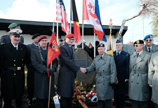 75 ans après la bataille des Ardennes, Allemands et Belges commémorent ensemble cet évènement (Photo : Lienau, RK Vechta).