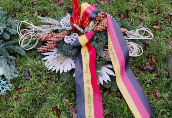 Gemeinsamer Kranz. Bild: Patrick Vermeulen