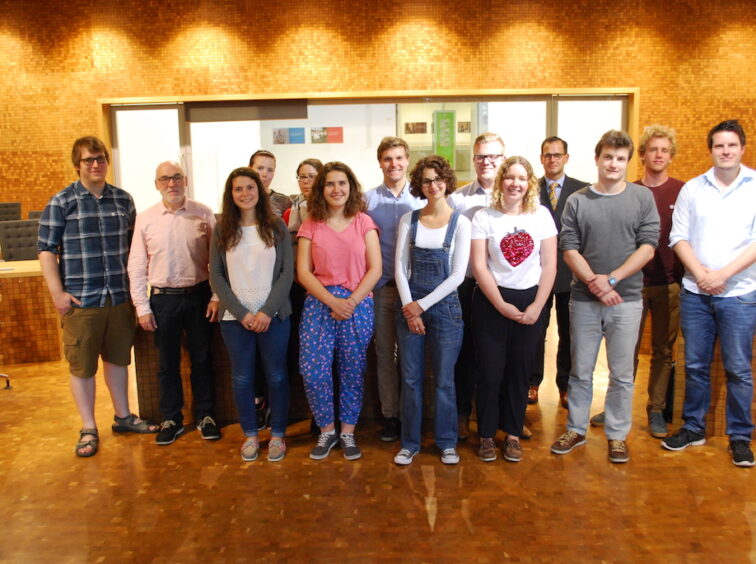 Ein Gruppenfoto des internationalen Studententreffens, das am 14. Juli 2017 im PDG stattfand.